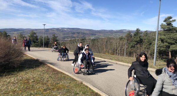 Formation DEAES en Alternance à Saint-Flour : Diplôme d'État d'Accompagnant Éducatif et Social